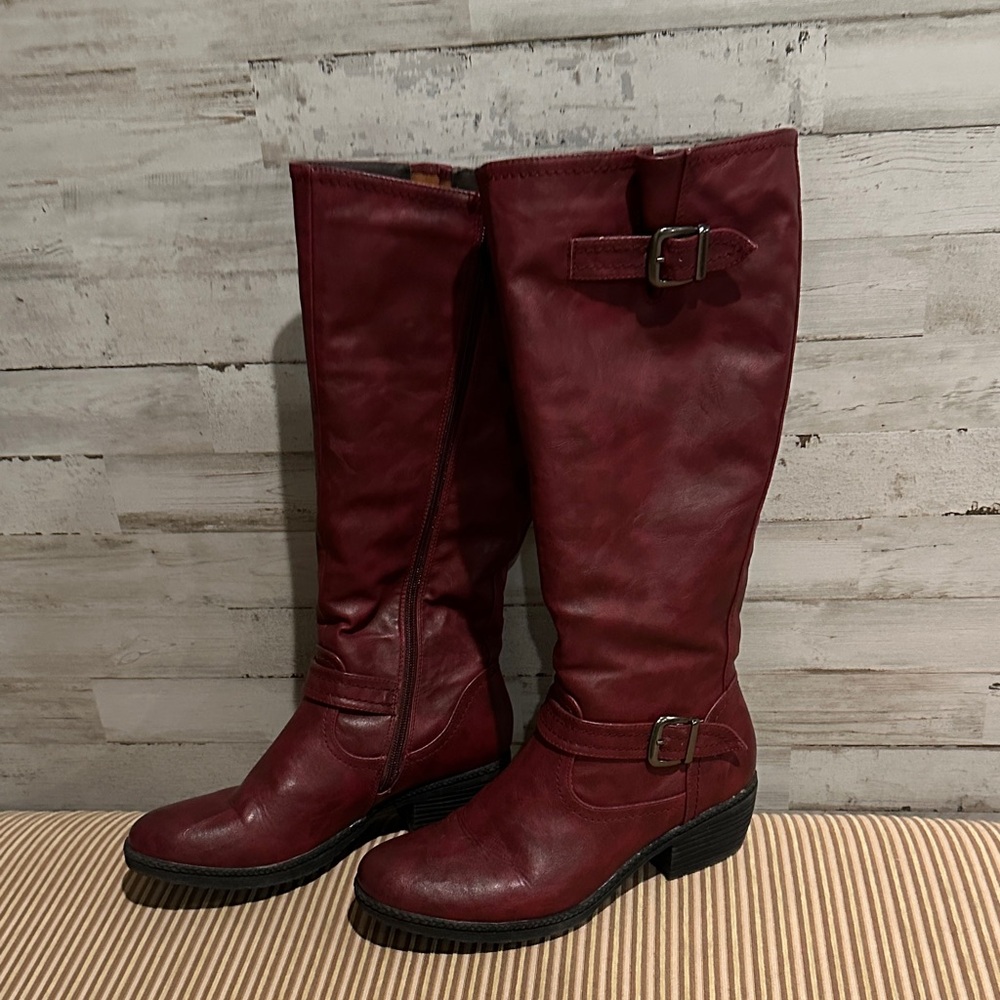 Sean Alan Women's Burgundy Knee-High Boots